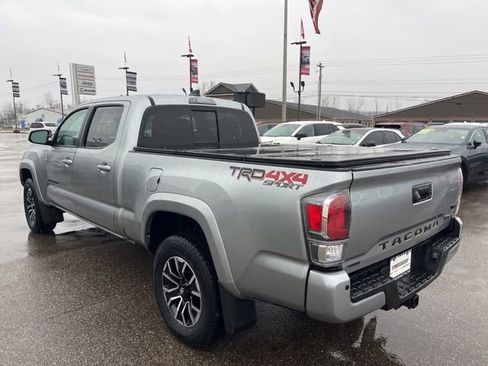 Used 2022 Toyota Tacoma TRD Sport image 6