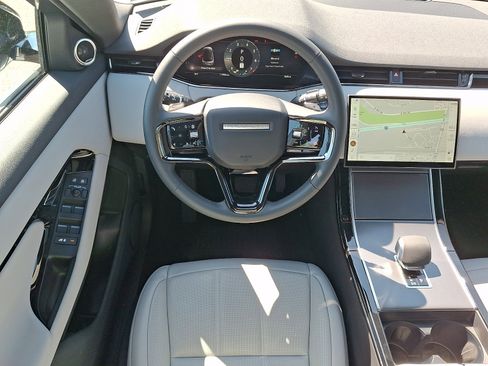 Used 2026 Land Rover Range Rover Evoque S AWD/4WD image 4