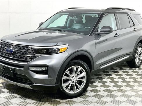 Used 2023 Ford Explorer XLT w/ Equipment Group 202A image 2