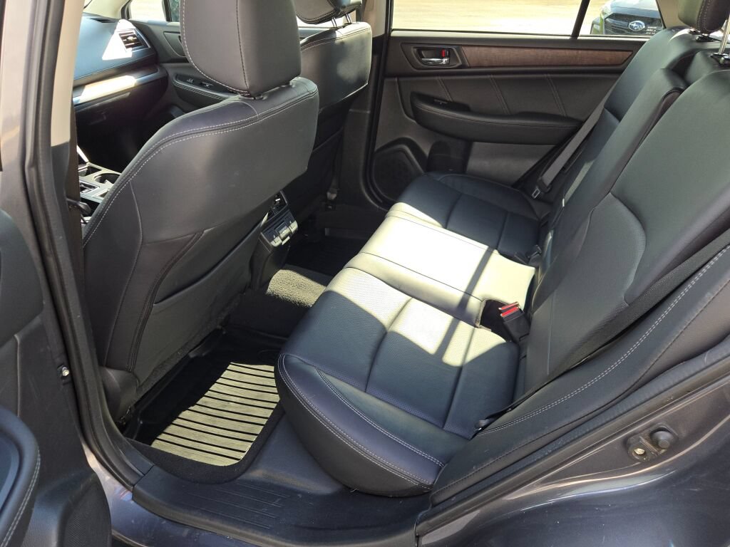 Used 2018 Subaru Outback 2.5i Limited AWD/4WD image 18