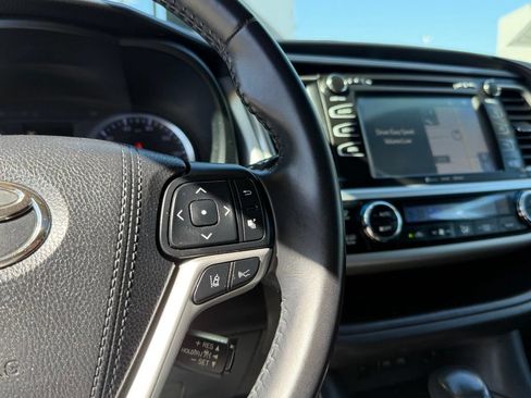 Used 2018 Toyota Highlander SE AWD/4WD image 23