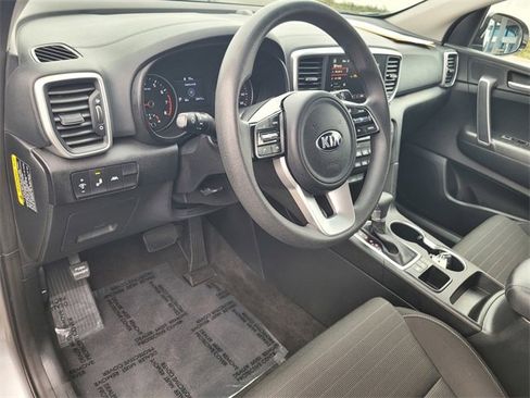 Used 2022 Kia Sportage LX w/ LX FWD Value Edition Package image 12