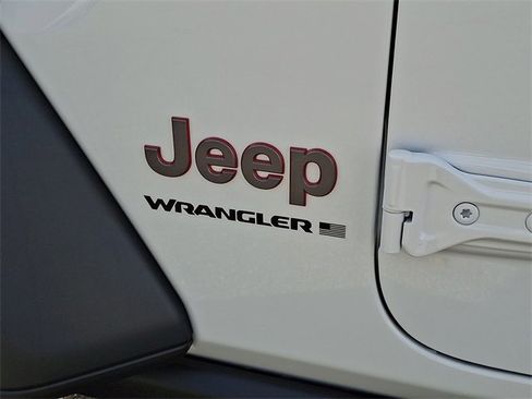 Used 2026 Jeep Wrangler Unlimited Rubicon w/ Xtreme 35 Tire Package image 17