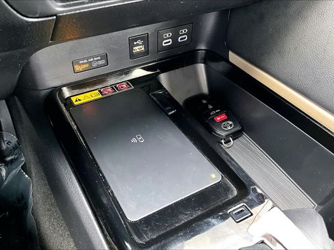 Used 2026 Toyota Camry XSE FWD image 15