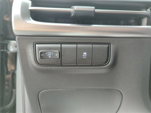 Used 2025 Hyundai Tucson SE image 33