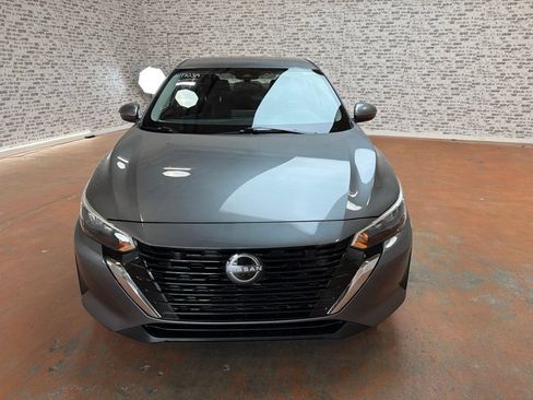 Used 2024 Nissan Sentra SV FWD image 2
