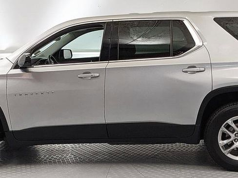 Used 2019 Chevrolet Traverse LS AWD/4WD image 5