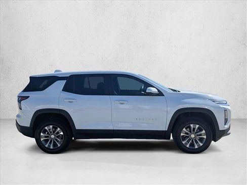 Used 2025 Chevrolet Equinox LT image 4