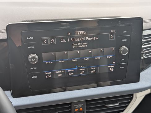 Used 2025 Volkswagen Jetta SE w/ Sunroof Package FWD image 28