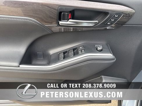 Used 2024 Toyota Highlander Platinum image 24