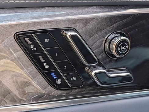 Used 2025 Cadillac Escalade IQ Luxury 2 w/ LPO, Premium Carpet Package AWD/4WD image 37