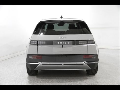 Certified 2024 Hyundai Ioniq 5 SEL RWD image 21