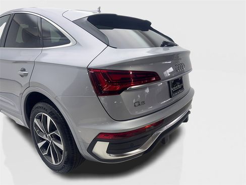 Used 2022 Audi Q5 2.0T Premium w/ Convenience Package image 19