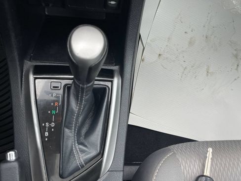 Used 2015 Toyota Corolla LE FWD image 31