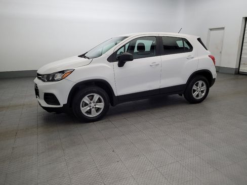Used 2019 Chevrolet Trax LS image 2