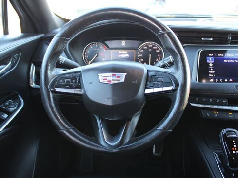 Used 2021 Cadillac XT4 Sport image 21