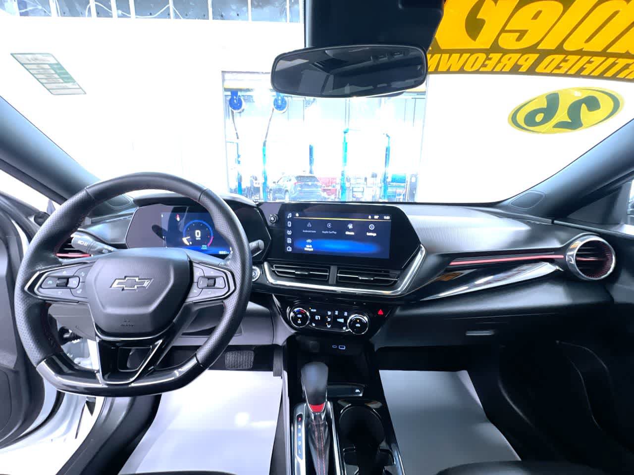 Used 2026 Chevrolet Trax RS w/ Sunroof Package FWD image 23