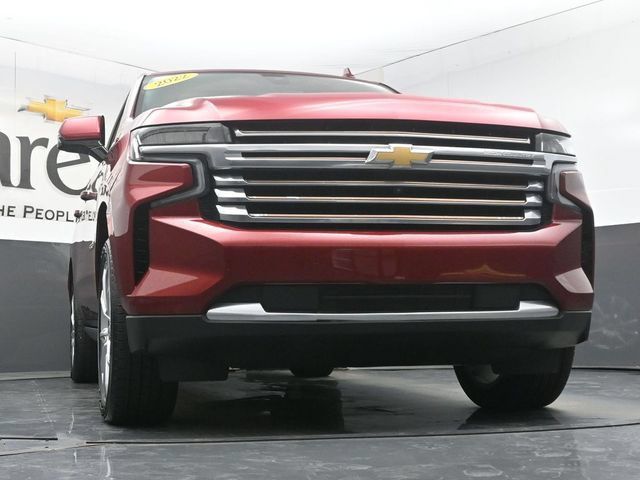 Used 2022 Chevrolet Suburban High Country AWD/4WD image 3