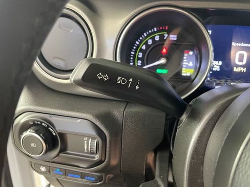 Certified 2023 Jeep Wrangler Unlimited AWD/4WD image 15