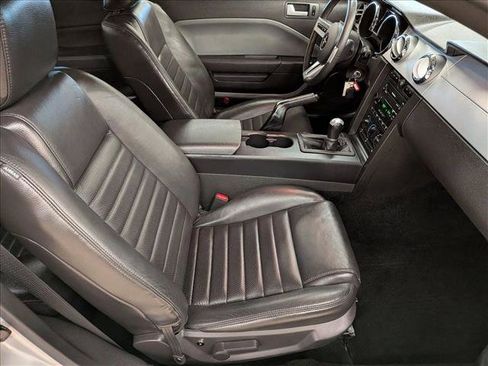 Used 2005 Ford Mustang GT RWD image 21