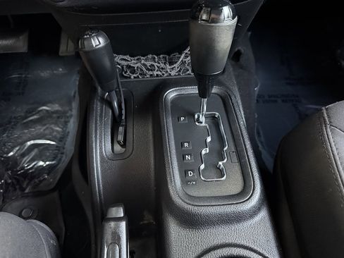 Used 2015 Jeep Wrangler Unlimited Sport image 19