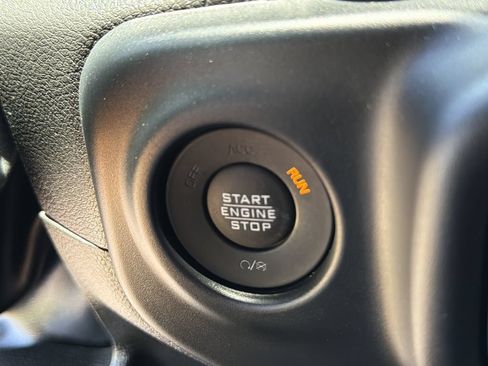 Used 2023 Jeep Gladiator Sport AWD/4WD image 23