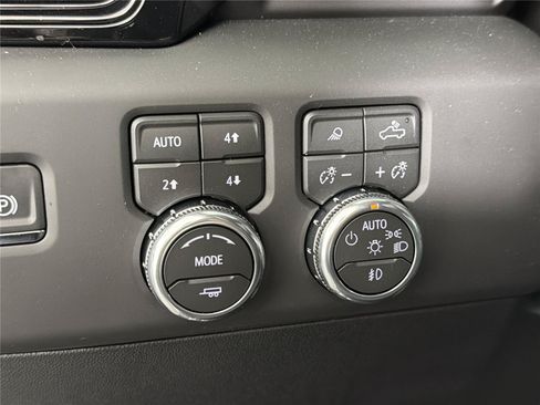 New 2026 GMC Sierra 2500 AT4 w/ AT4 Premium Plus Package AWD/4WD image 22