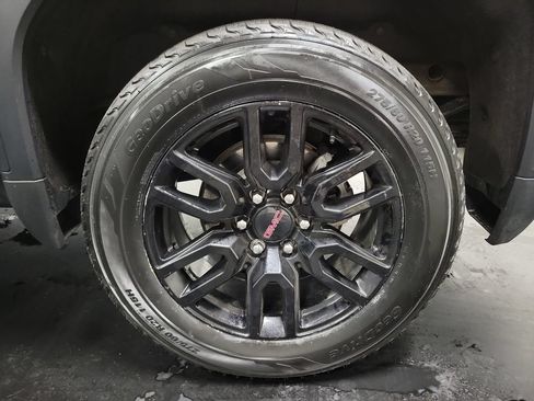 Used 2024 GMC Sierra 1500 Elevation w/ Elevation Premium Package AWD/4WD image 10