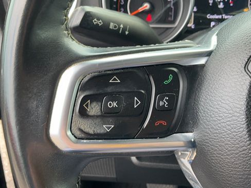 Used 2018 Jeep Wrangler Unlimited Sahara AWD/4WD image 11