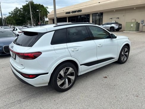 Used 2025 Audi Q6 e-tron Prestige AWD/4WD image 5