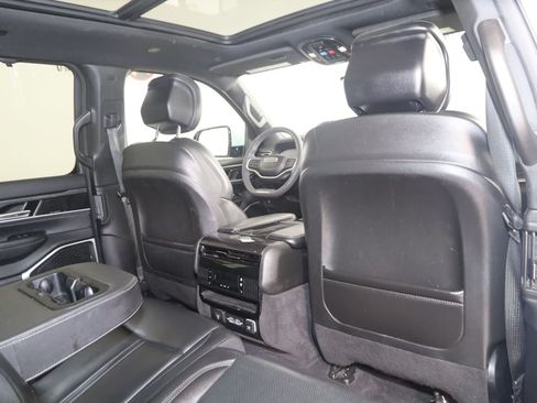 Used 2022 Jeep Wagoneer Series I w/ Convenience Group I AWD/4WD image 18