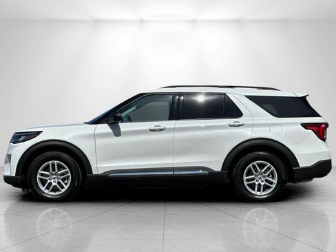 Used 2025 Ford Explorer Active w/ Active Comfort Package RWD image 6