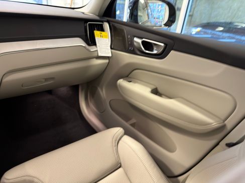 New 2026 Volvo XC60 B5 Ultra w/ Protection Package Premier AWD/4WD image 25