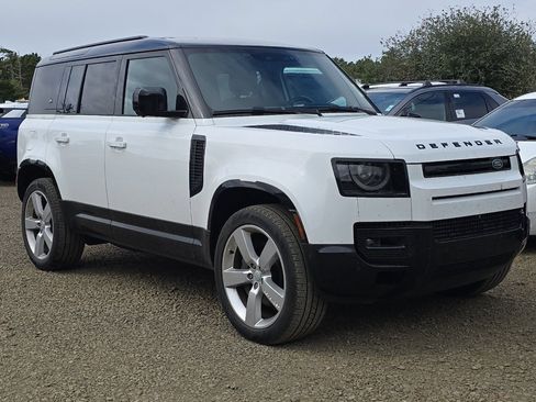 Used 2024 Land Rover Defender 110 X-Dynamic SE AWD/4WD image 2