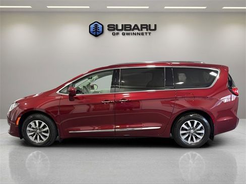 Used 2020 Chrysler Pacifica Touring-L Plus w/ Advanced Safetytec Group image 2