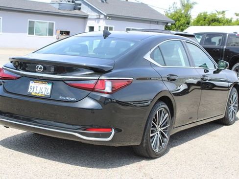 Used 2024 Lexus ES 300h w/ Premium Package FWD image 5