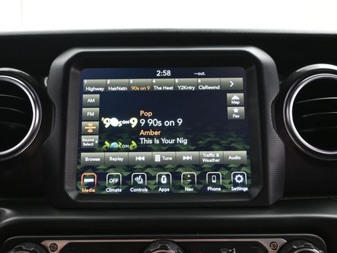 Used 2021 Jeep Wrangler Unlimited Rubicon w/ Dual Top Group image 27