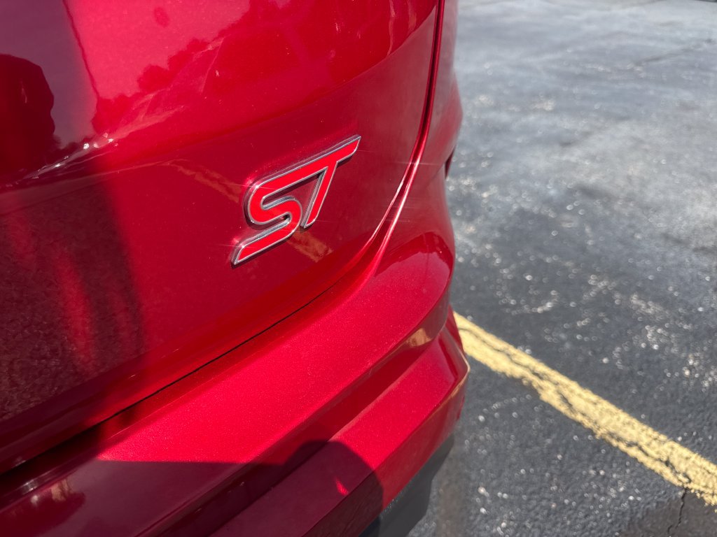 Used 2020 Ford Edge ST w/ Cold Weather Package AWD/4WD image 14