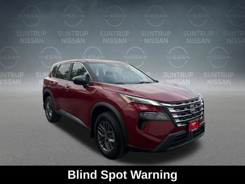 Used 2025 Nissan Rogue S FWD image 9
