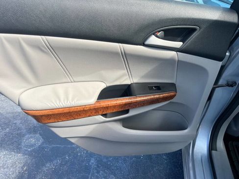 Used 2012 Honda Accord EX-L image 27