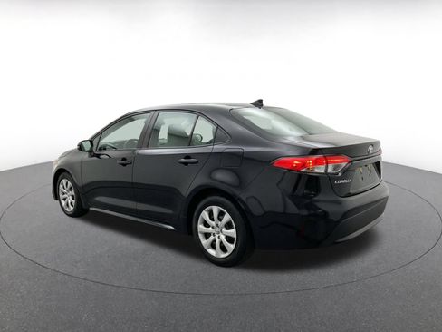 Used 2025 Toyota Corolla LE FWD image 7