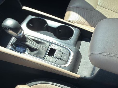 Used 2020 Hyundai Santa Fe SEL w/ Convenience + Premium Package FWD image 24