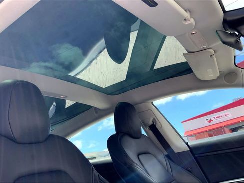 Used 2020 Tesla Model 3 Standard Range Plus RWD image 30