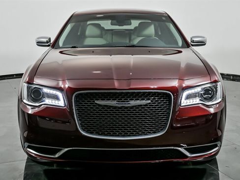Used 2020 Chrysler 300 Touring w/ Chrome Appearance Package image 4