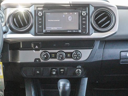 Used 2019 Toyota Tacoma SR5 RWD image 3
