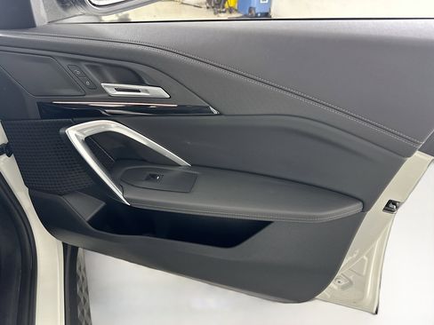 Used 2025 BMW X2 xDrive28i image 32