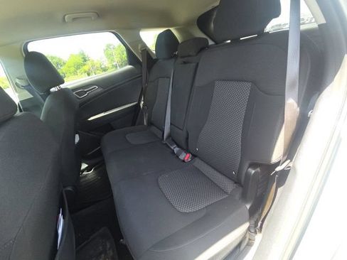 Used 2023 Kia Sportage LX AWD/4WD image 16