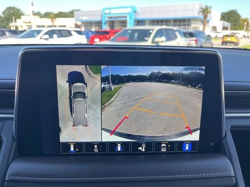 Used 2022 Chevrolet Suburban Z71 w/ Z71 Off-Road Package image 26