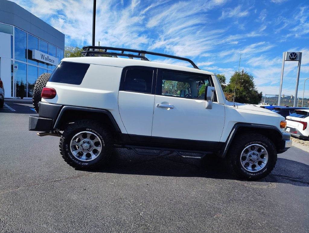 Used 2012 Toyota FJ Cruiser 4WD w/ Upgrade Pkg image 4