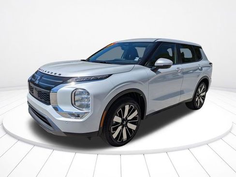 New 2026 Mitsubishi Outlander ES FWD image 8